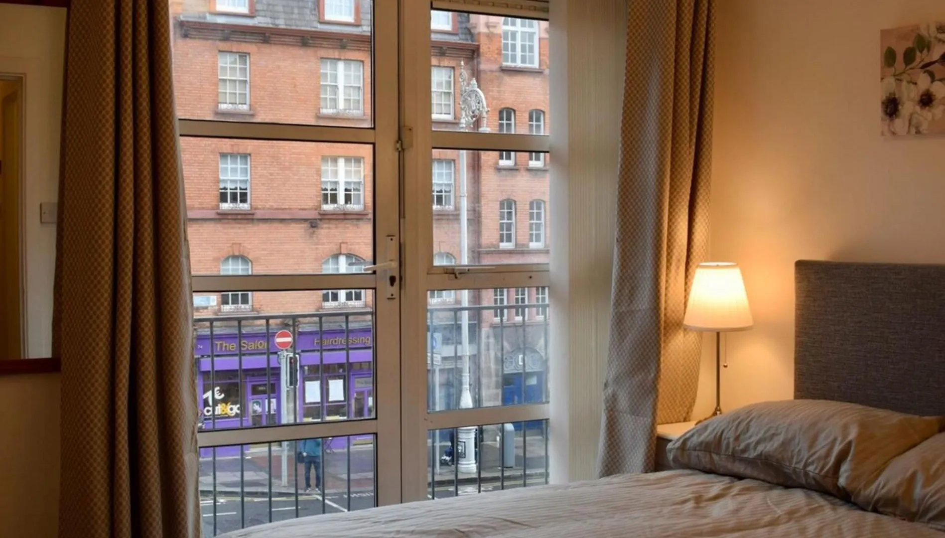 2 Bedroom Apartment Near Historical Christchurch Dublin